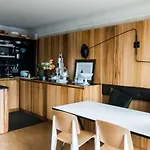 Hostnfly Apartments - Beautiful Apartment Near Famous Canal Saint-Martin